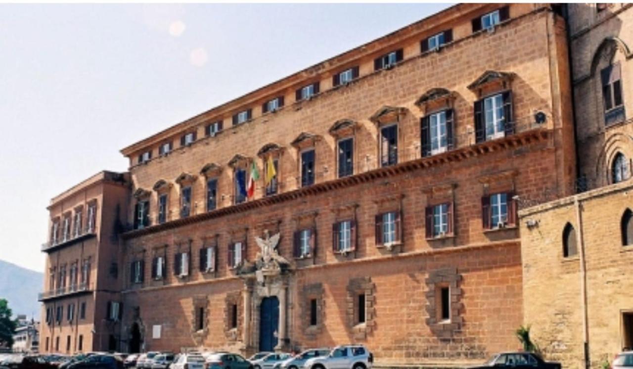 The White House Palermo